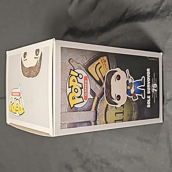 Sole Survivor #75 Fallout 4 Bobble Head Pop! Vinyl Figure - Picture 4 of 5
